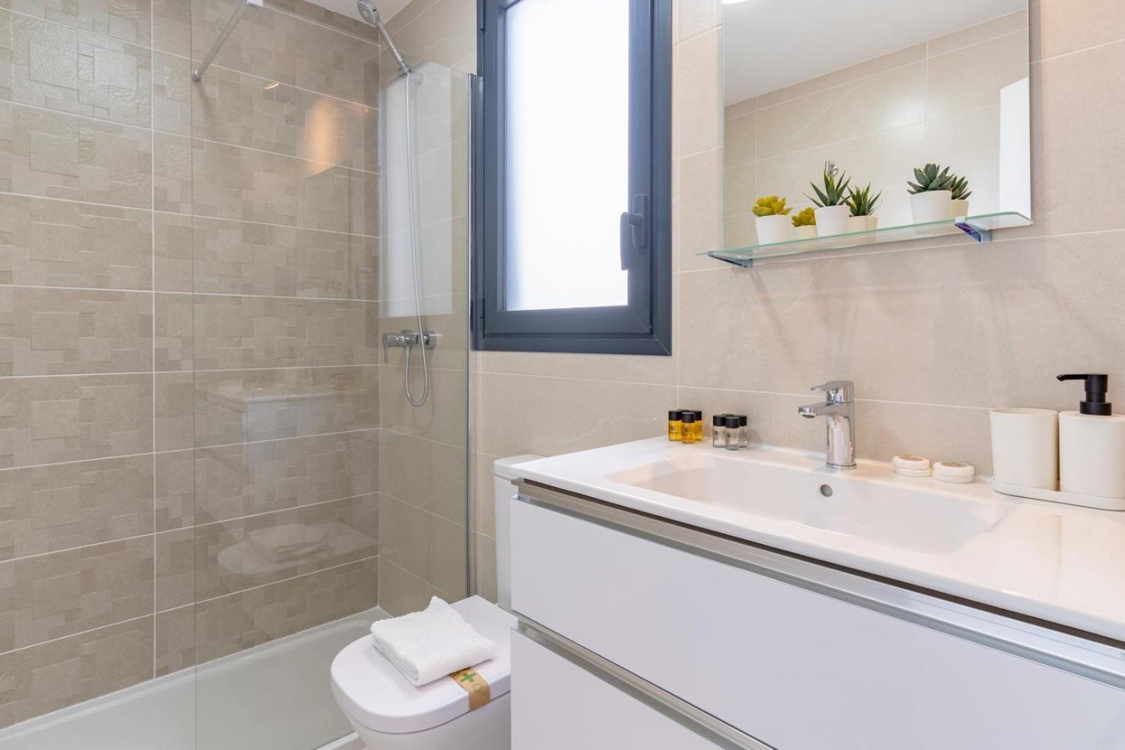 Guestready - Sunny Seaside Escape In Malaga Lejlighed Eksteriør billede